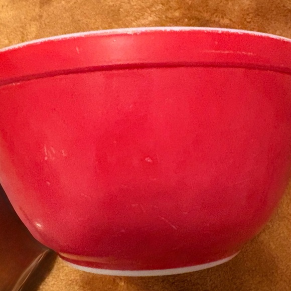 Antique vintage collectible PYREX glass Red Mixing Bowl - Picture 9 of 15